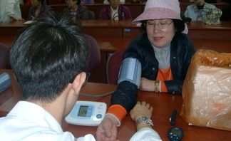 2011년 튤립축제 기초건강증진교실 - 남간대봉사활동